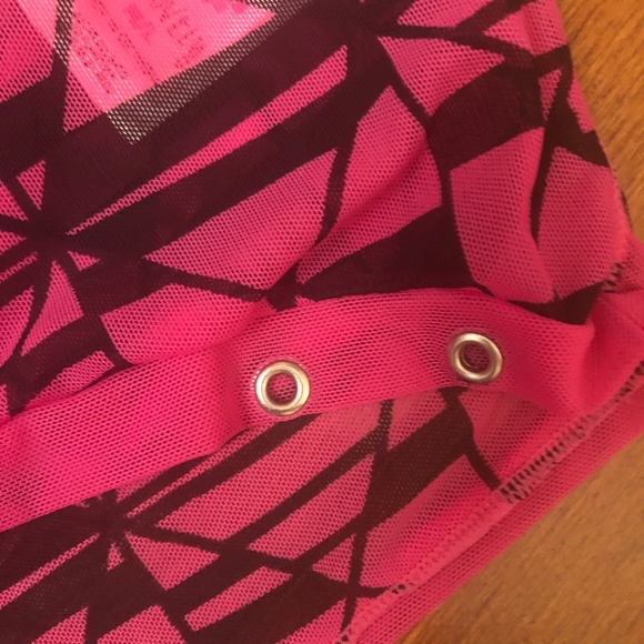 Zumba Mesh Pink and Black Hoodie Tank - Picture 5 of 5